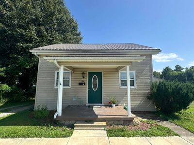 212 W Grissom Ave
