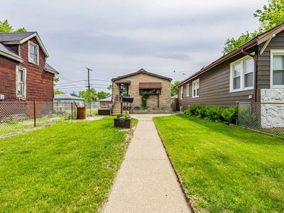 647 Forsythe Ave