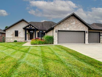 4604 E Kentbrook Drive