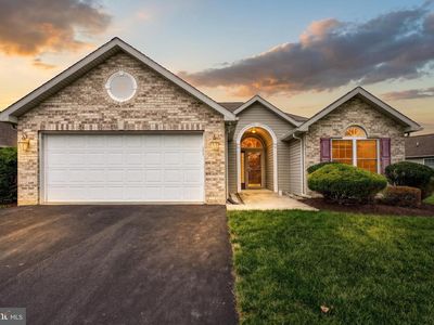 61 Longwood Dr