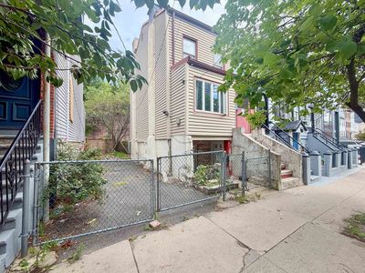 364 5th St