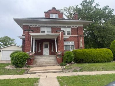 302 S 3rd St