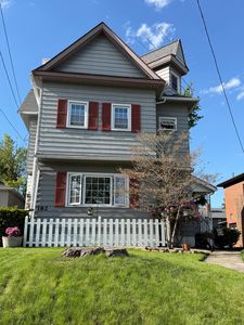182 W 1st St