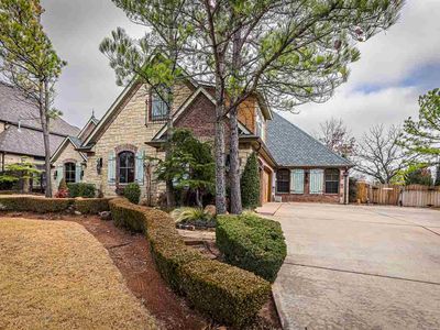 615 NW Micklegate Blvd