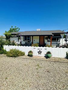 822 N Acacia Ave