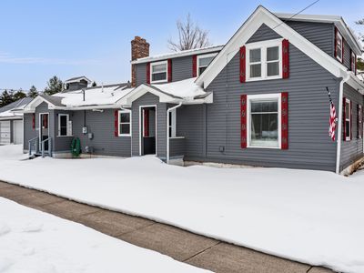 300 Lynn St