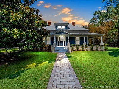 1209 N Main St