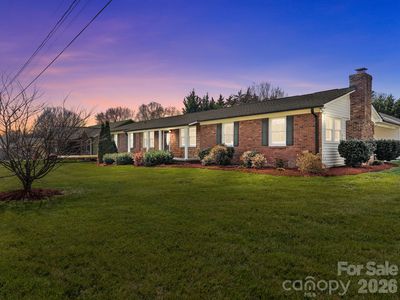 6443 Roanoke Dr