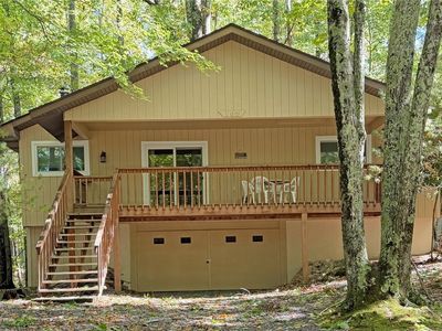 102 N Hickory Lane