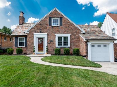 2530 Moundview Dr
