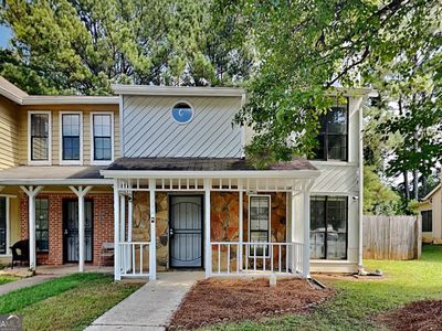 Property at 804 Heritage Oaks Dr, Stone Mountain, GA