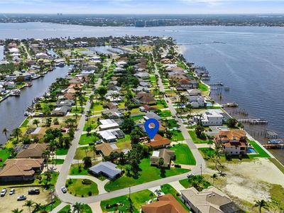 1017 Dolphin Dr