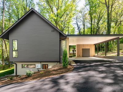 137 English Dr