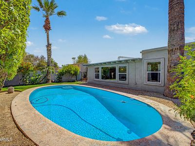 181 LAGUNA Drive W