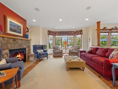 20 W Clear Lake Dr