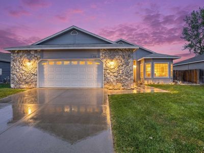 112 W Davenport Dr