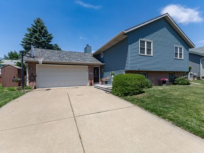 2440 W 60th Pl