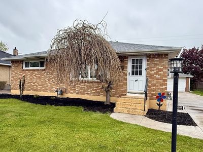 Property at 86 Diane Dr, Cheektowaga, NY