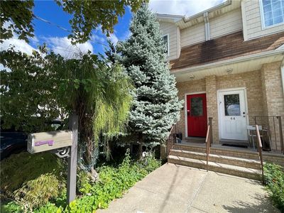 42 Weed Ave