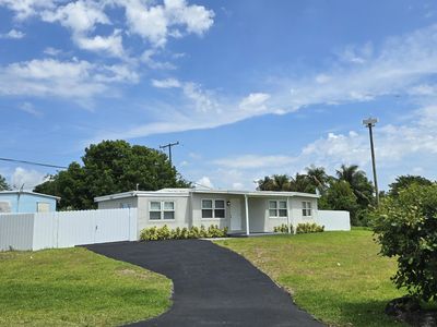 591 Seagrape Road