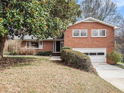 1485 Camelot Ln