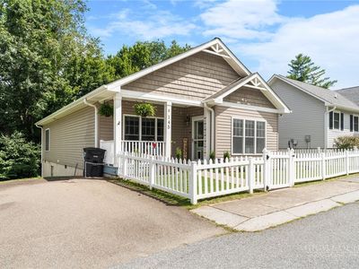 145 Stratford Lane
