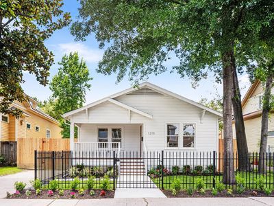 1215 Ashland St