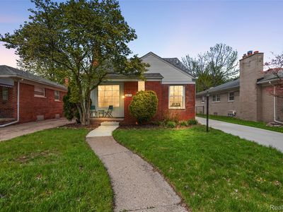 20879 Beaufait St