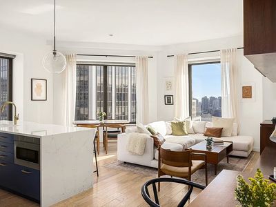 75 Wall St #290