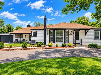 3412 E Elmwood Dr