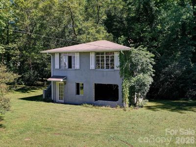 213 Hahn Pl SE