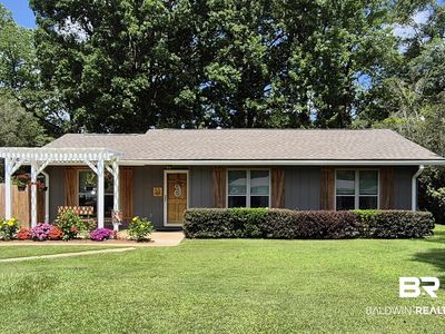 105 Lakewood Dr