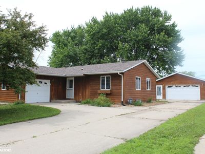 109 Oakridge Dr
