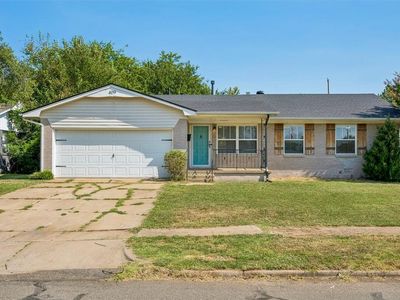 409 W Douglas Dr