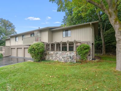 3844 Greenleaf Cir