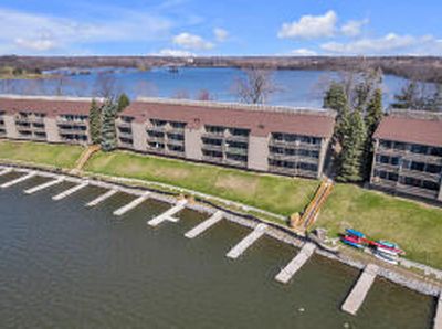 820 Cliffs Dr APT 306