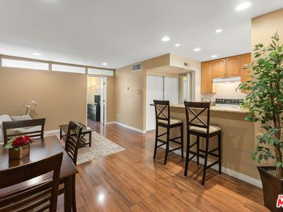 5257 Radford Ave Unit 103