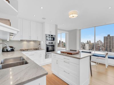 200 Riverside Blvd UNIT 28D-E