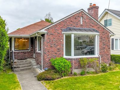 1119 N Tacoma Avenue