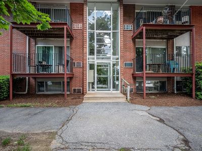 9 Longwood Dr APT 1