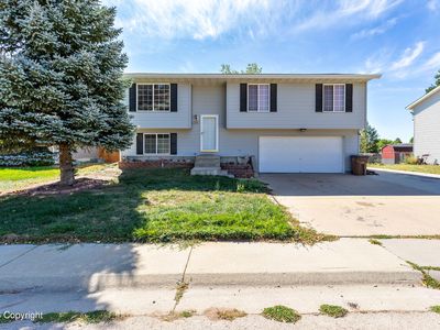 305 W Tonk St