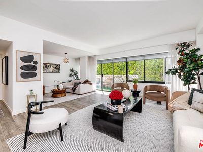 7135 Hollywood Blvd APT 305