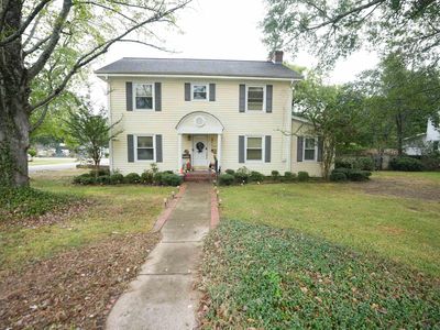 603 E Elm St