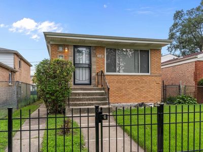1143 W 110th Pl