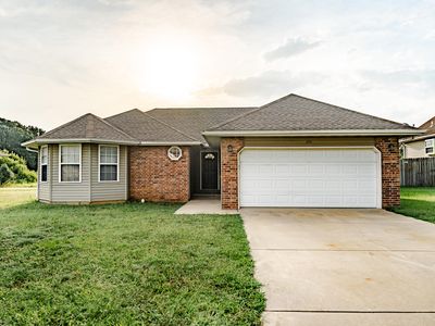 1211 Woodland Ridge Drive