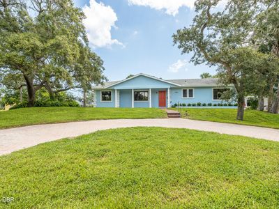 1460 N Peninsula Dr