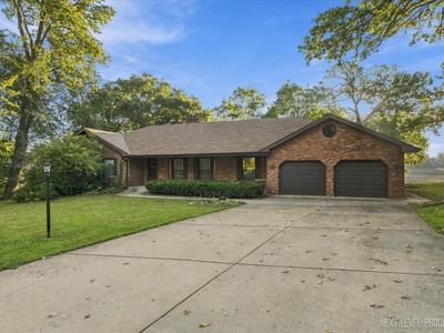 6S383 Shagbark Ln
