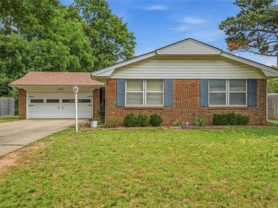 1529 Oakwood Dr