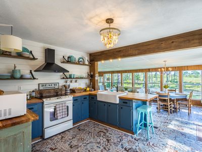 40 Lakeview Dr