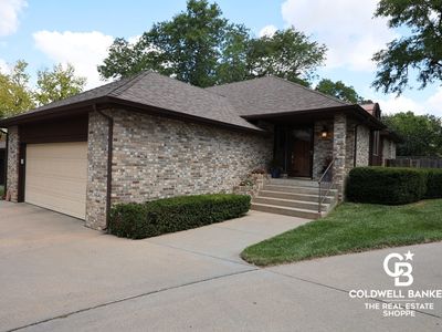 2113 Center St APT 1